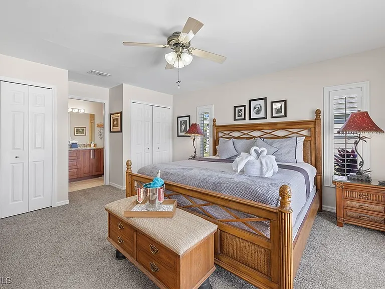 2305 SW 19th Pl — Photo 7