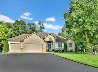 12764 Mentzer Trl, Lindstrom, MN 55045