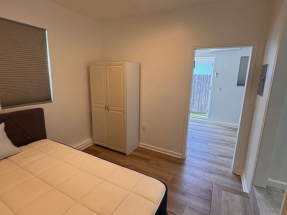 5th image of 6430 Hanna Ave