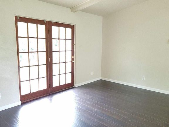 5th image of 302 Oriole Blvd