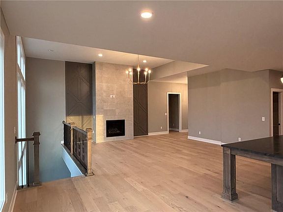5th image of 2806 NE 102nd St