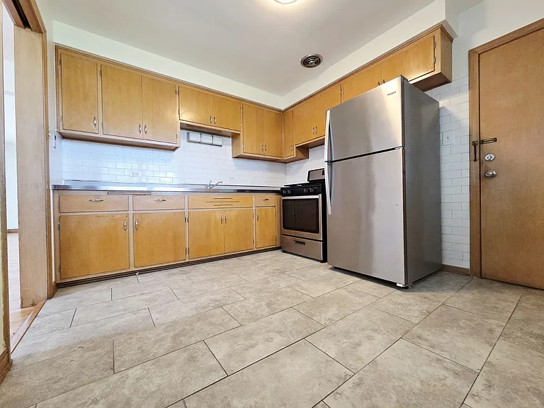 1431 Balmoral Ave #2S — Photo 7