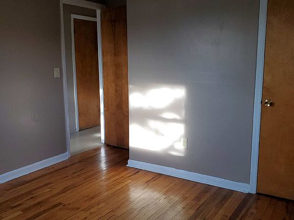 5th image of 171 Croly St APT 8