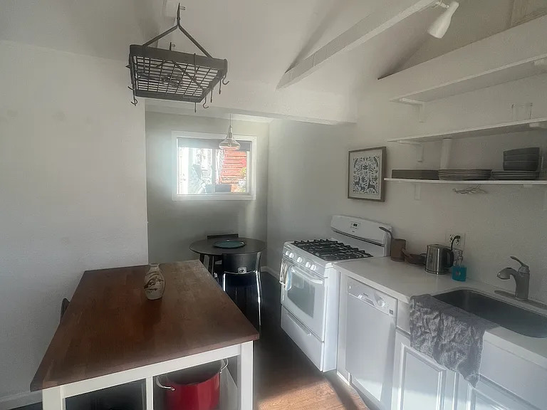34 Rocca Dr — Photo 4
