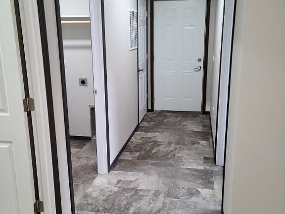 4th image of 744 Justus Ave