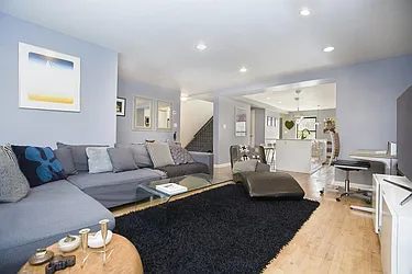 Rented by Space Marketing Shop