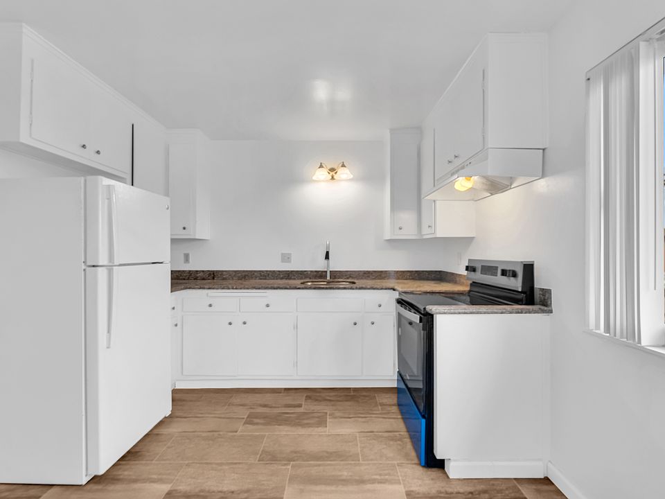 1st image of 5823 Alameda Ave APT D
