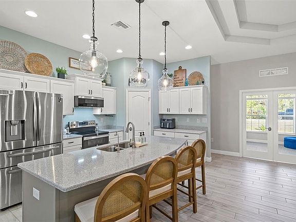 4th image of 8392 Christopher Ln