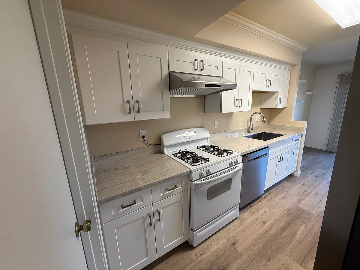 Building Photo - 8170 Westwood Dr #9