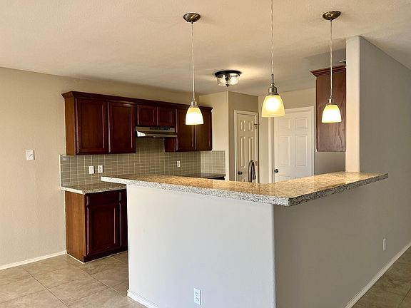 4th image of 17413 College Port Dr