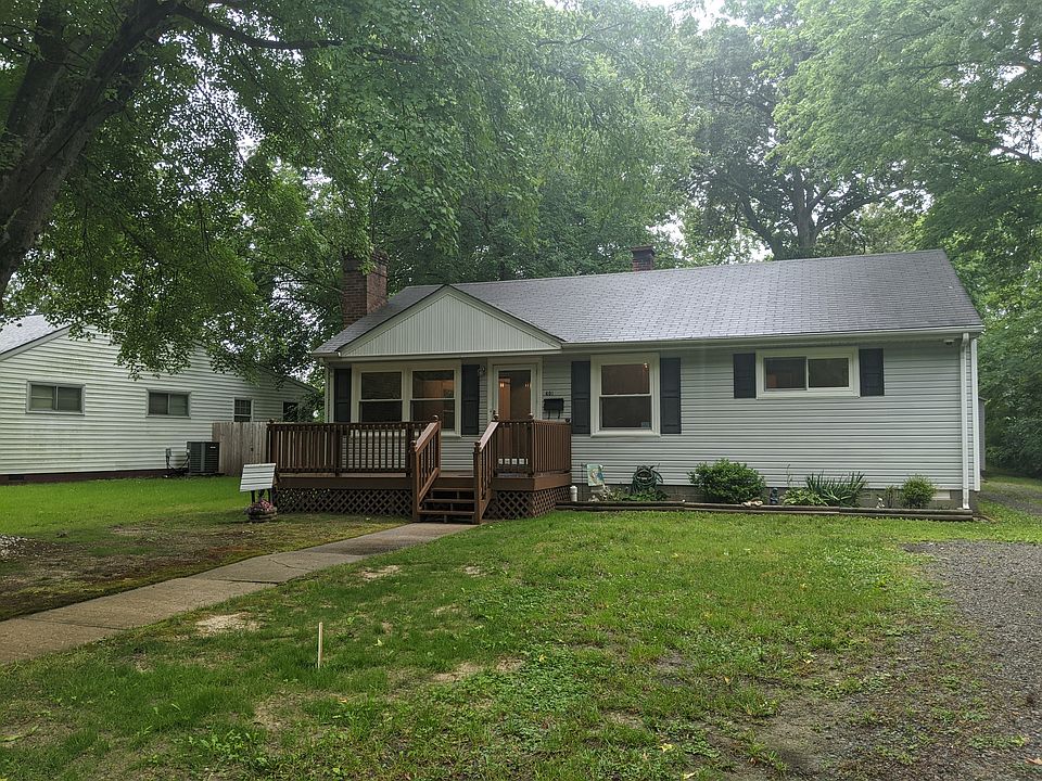 1st image of 401 Huger Dr
