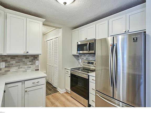 2nd image of 7555 Bramblewood Pl