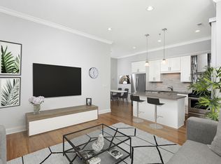 Reside on Jackson, Chicago, IL 60607