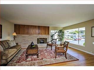 4th image of 421 Acacia Ave