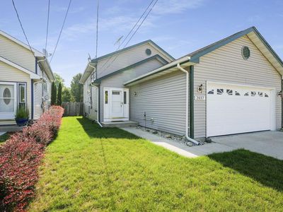 2037 Grove AVENUE, Racine, WI, 53405