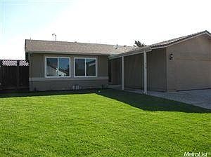 1st image of 470 Essex Ct