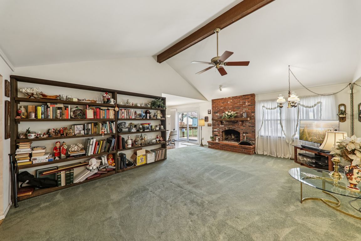 15647 Cedarmill Dr-S2207-009.jpg