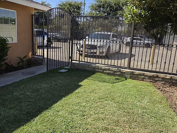 5th image of 501 33rd St APT A