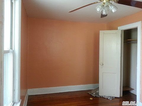 5th image of 10709 32nd Ave