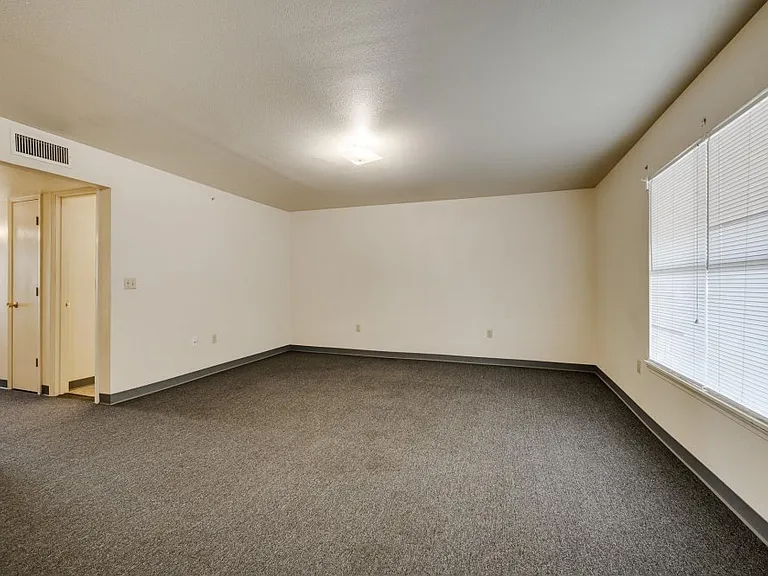 Mariner II Apartments — Photo 30