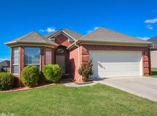 6008 Base Meadows Dr, Jacksonville, AR 72076