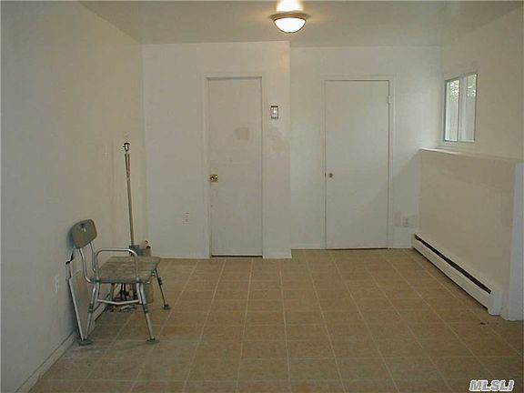 4th image of 86 Essex St