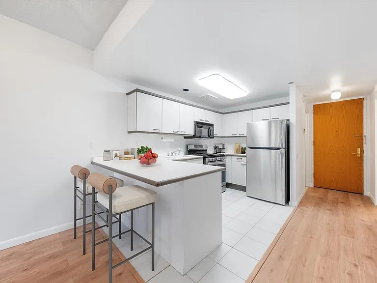 50 E Hartsdale Ave #1W — Photo 18