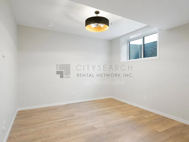 31 Royston Ter NW — Photo 11