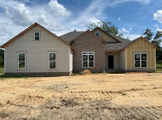 6033 Red Tail Dr, Hahira, GA 31632