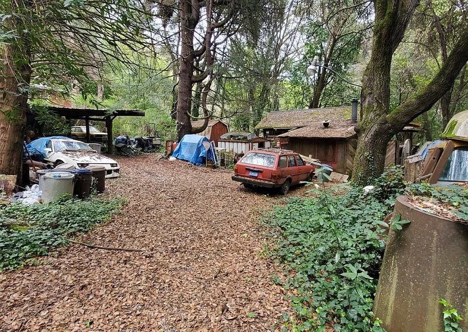 1st image of 353 Riverview Dr