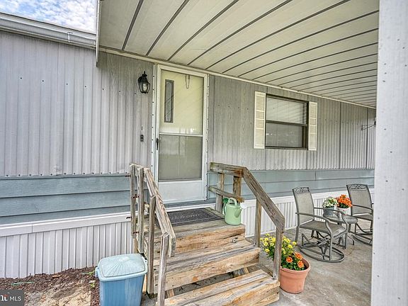 3rd image of 55 Blarney Cir