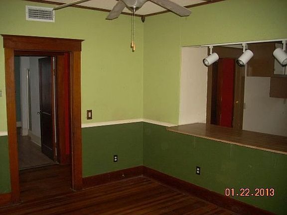 5th image of 207 N Avenue K