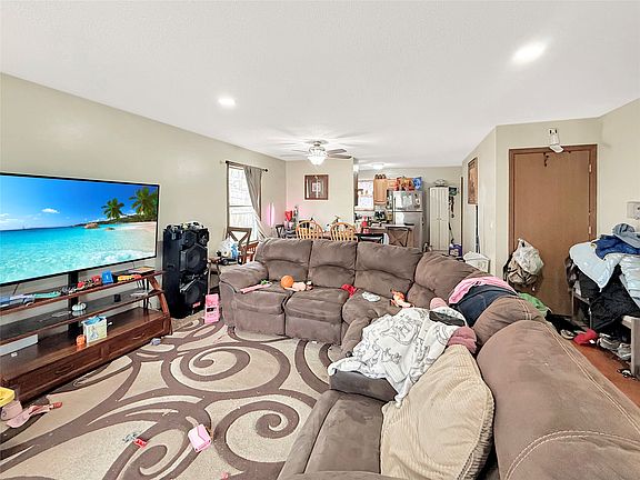 5th image of 2915 3rd St