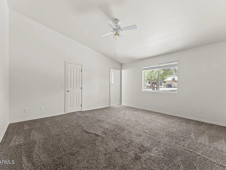 2110 W Terrace Dr — Photo 5