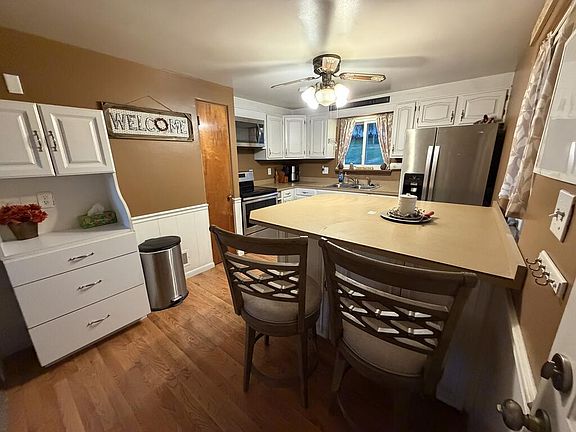 5th image of 12 Fairview Ave