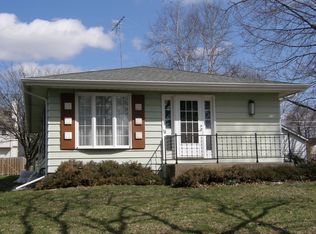112 S 13th St, Saint Charles, IL 60174