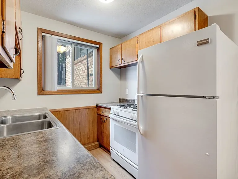 Moore Lake Apartments — Photo 47