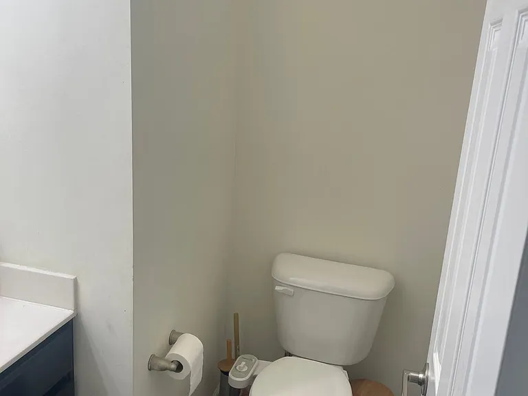 906 Briarstone Dr — Photo 22
