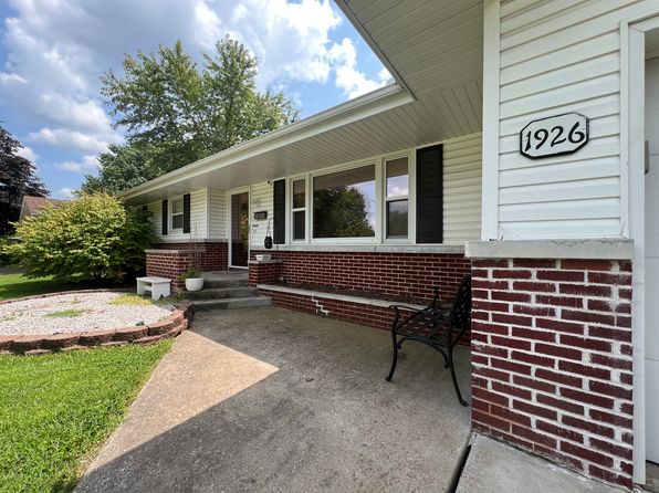 1926 E Cambridge St