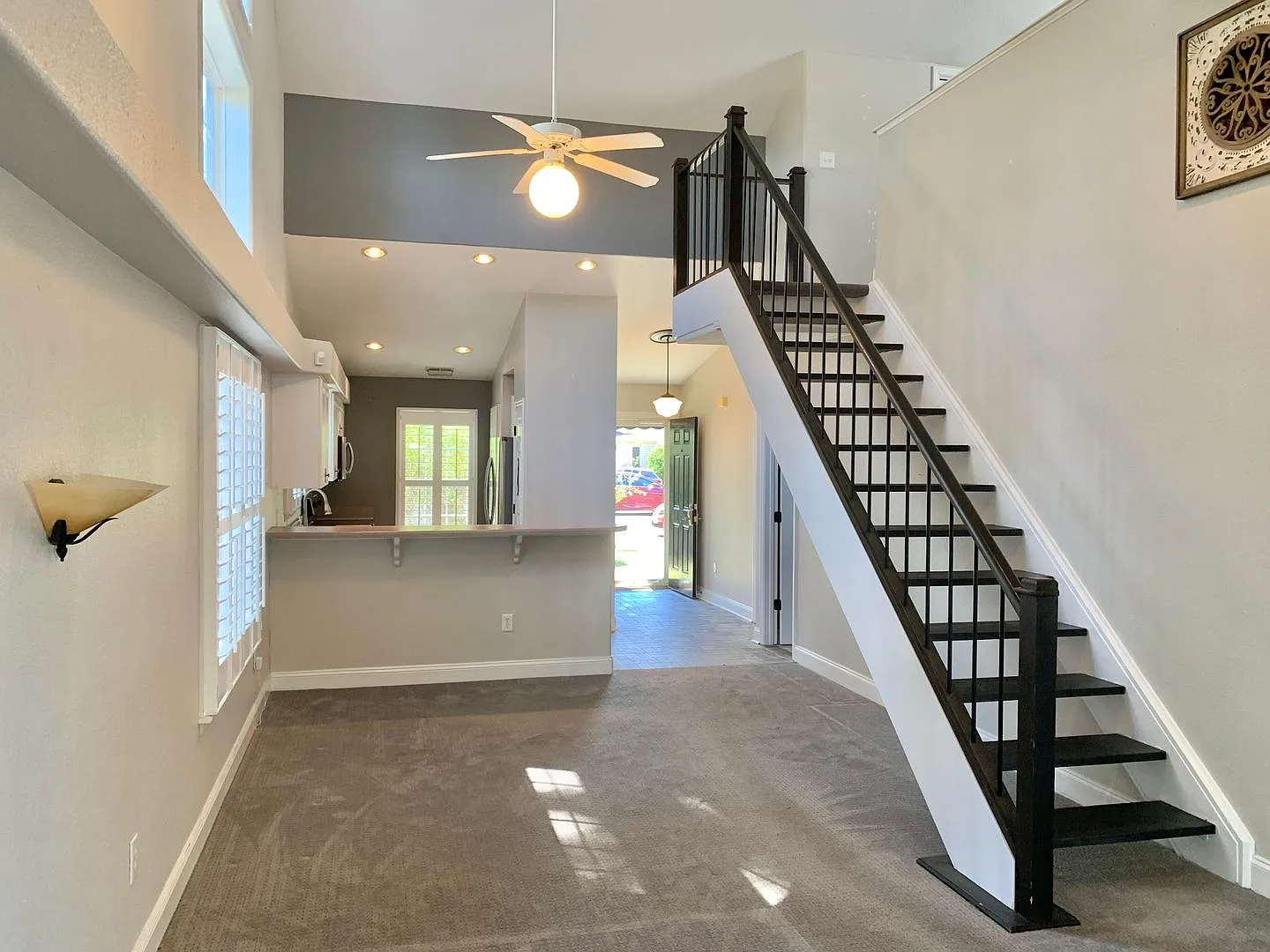 3bdrm/2ba + Single Family Home Heart of New Bern! Fenced Yard! — Photo 2