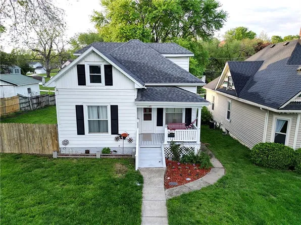 1507 Commercial St, Atchison, KS 66002