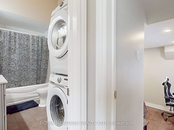 5th image of 100 Cromwell Ave