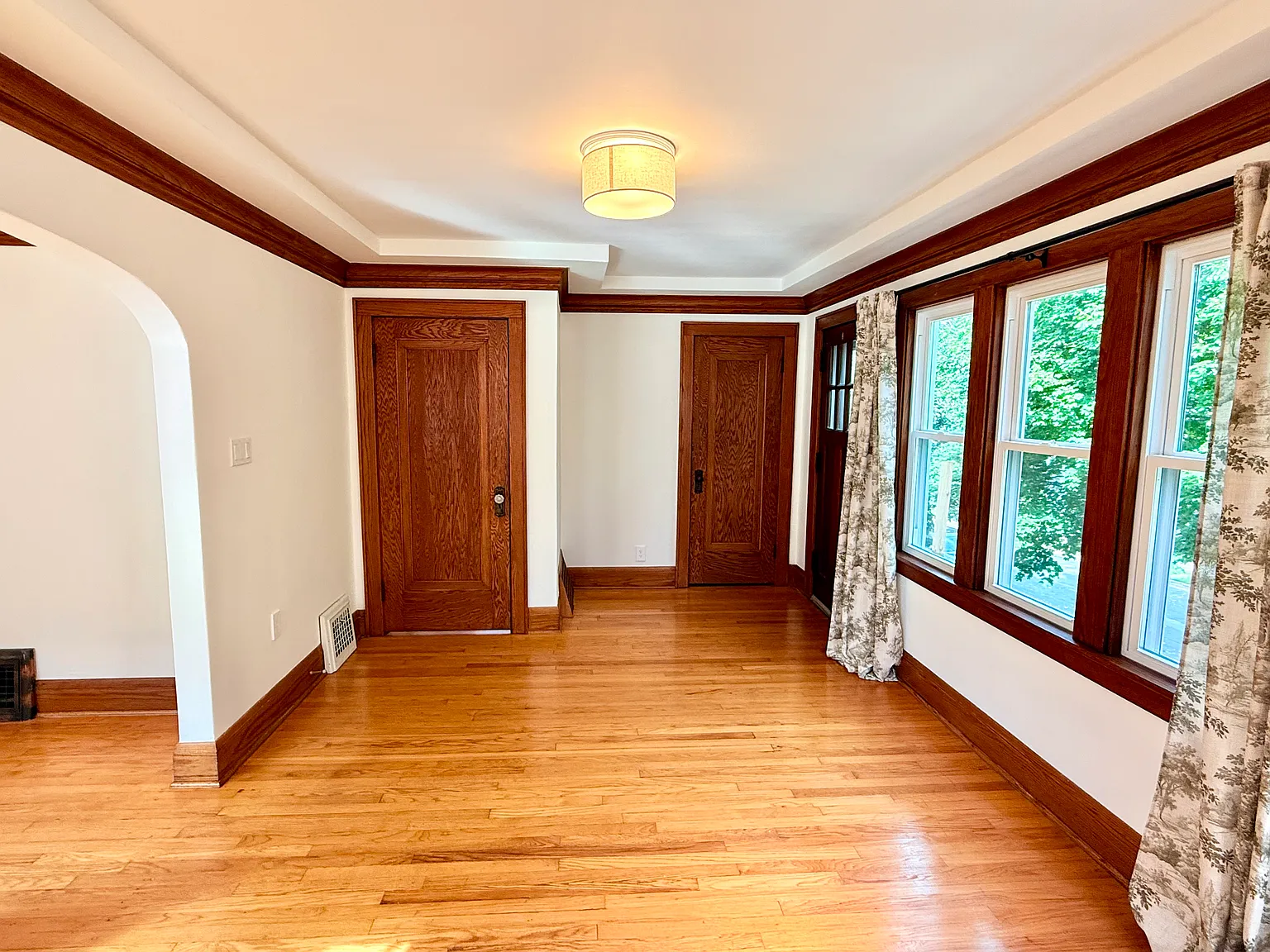 2 bed, 1100 sqft, $1,750 — Photo 4