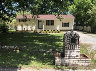 421 Oakwood Rd, Tullahoma, TN 37388