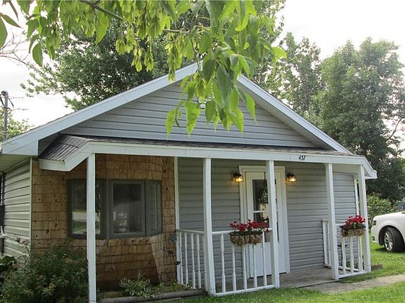 3rd image of 437 Ambrose St