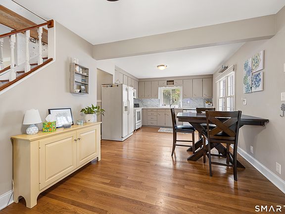4th image of 26 Laura Avenue