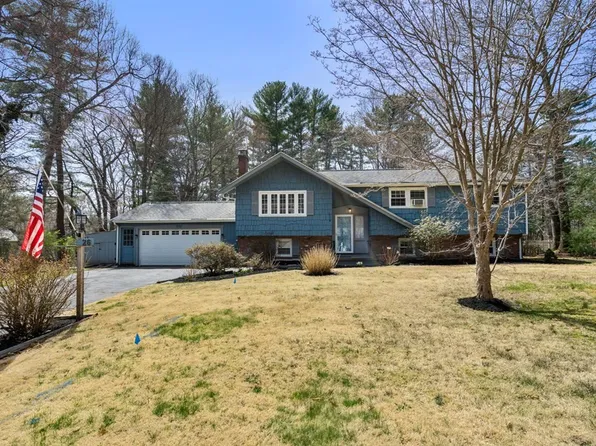 28 Fairwood Dr, Pembroke, MA 02359