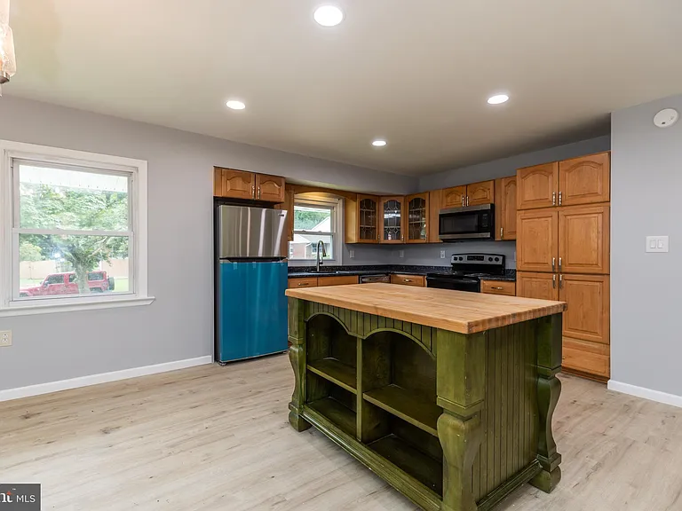 1419 Emory Rd — Photo 8