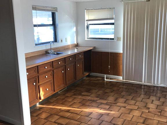 3rd image of 1075 County Road 523