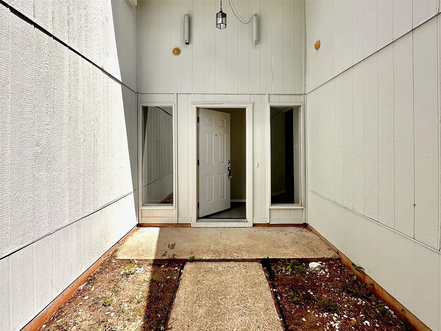 3 bed, 2.0 bath, 1520 sqft, $1,800 — Photo 2
